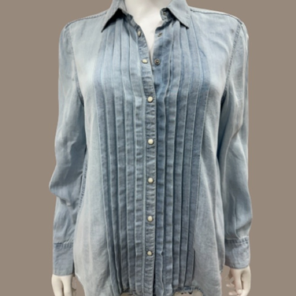 Sundance Tessa Chambray Pleated Snap Down Denim Blouse Light Wash NWOT